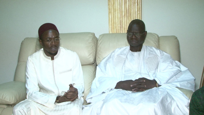 Deuil : Abdou Mbow et Augustin Tine présentent les condoléances du président à Abdoulaye Diop, ancien ministre des finances Deuil : Abdou Mbow et Augustin Tine présentent les condoléances du président à Abdoulaye Diop, ancien ministre des finances