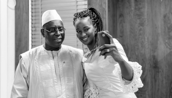 MACKY SALL INSTAURE UNE BOURSE D’APPRENTISSAGE MENSUELLE DE 40 000 F CFA MACKY SALL INSTAURE UNE BOURSE D’APPRENTISSAGE MENSUELLE DE 40 000 F CFA