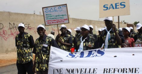 Mouvement d’humeur à l’UCAD : Le SAES dénonce ‘’le sabotage orchestré’’ par les autorités de l’UCAD Mouvement d’humeur à l’UCAD : Le SAES dénonce ‘’le sabotage orchestré’’ par les autorités de l’UCAD