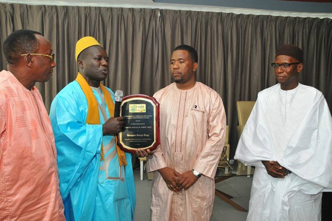 Bougane Gueye Dany:  Je n’oublierai jamais les beaux moments passés avec notre papa, notre oncle et guide Serigne Abdoul Aziz Sy AL AMINE.