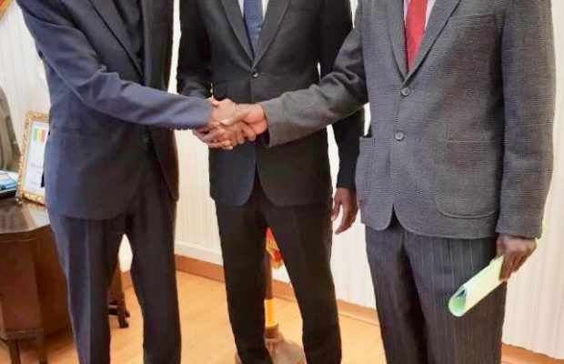 Aly Ngouille Ndiaye réconcilie Racine Talla directeur général de la RTS et… Aly Ngouille Ndiaye réconcilie Racine Talla directeur général de la RTS et…
