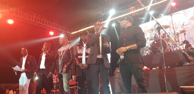 Youssou Ndour, Fada Fredy et El Hadj Diouf chauffent le grand public du CICES au Grand Bal de 2018. Regardez