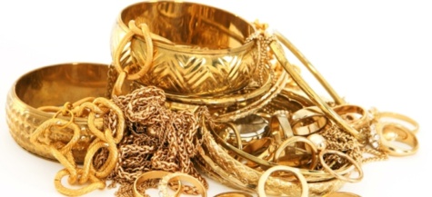 Vol estimé à plus de 30 millions de francs Cfa et des bijoux en or : l’ex-tailleur de la victime et son chauffeur écopent de deux ans d’emprisonnement ferme Vol estimé à plus de 30 millions de francs Cfa et des bijoux en or : l’ex-tailleur de la victime et son chauffeur écopent de deux ans d’emprisonnement ferme