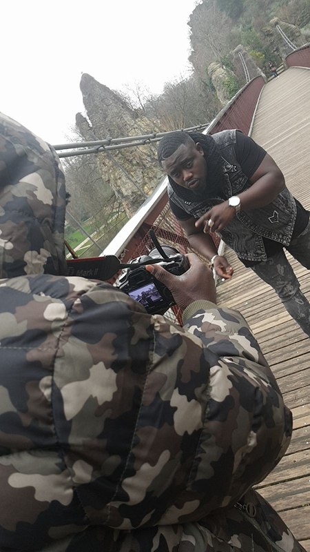 Les images de la nouvelle vidéo de l'artiste Sénégalais de Paris Magou Mbaye.