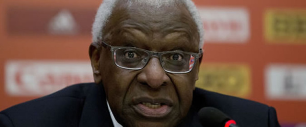 Corruption IAAF: Lamine Diack reste interdit de quitter le territoire français Corruption IAAF: Lamine Diack reste interdit de quitter le territoire français