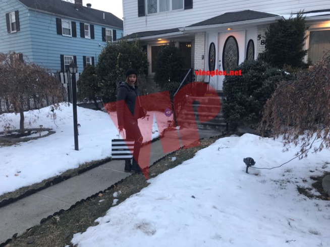 Aida Samb au plein coeur de New York (TIMESQUARE) Aida Samb au plein coeur de New York (TIMESQUARE)