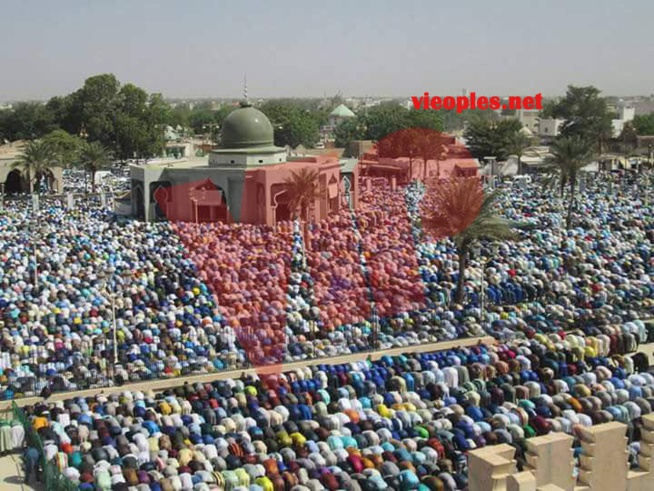 Prière de vendredi – La grande mosquée de Touba Prière de vendredi – La grande mosquée de Touba