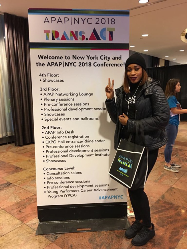 APAP NY 2018: Aida Samb avec le Label New African Production de Birane dans le Hall de Hilton Hotel APAP NY 2018: Aida Samb avec le Label New African Production de Birane dans le Hall de Hilton Hotel