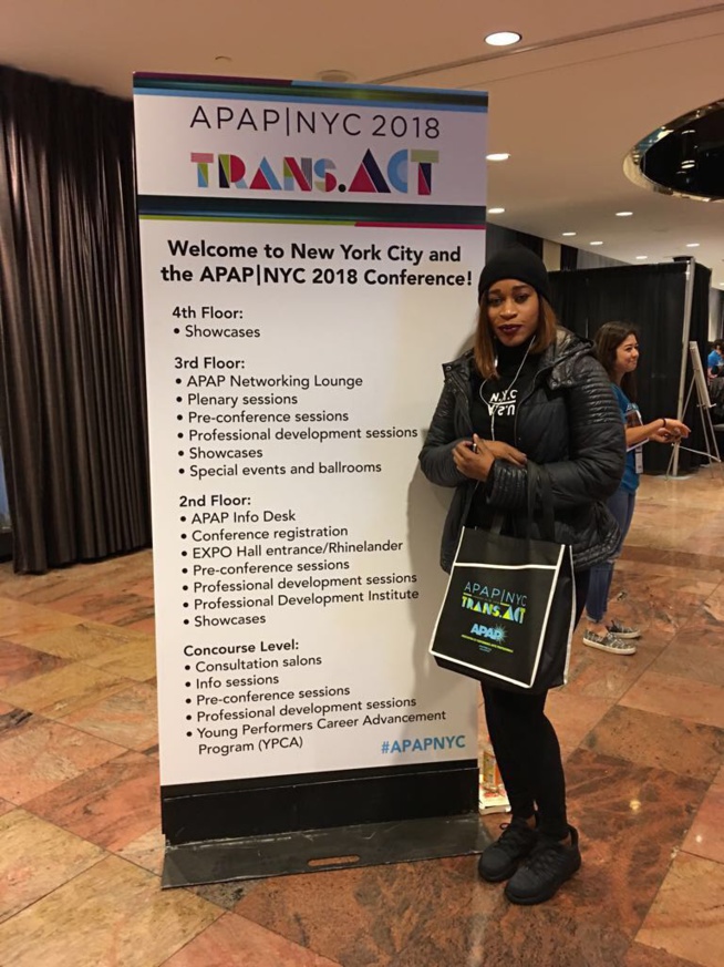 APAP NY 2018: Aida Samb avec le Label New African Production de Birane dans le Hall de Hilton Hotel APAP NY 2018: Aida Samb avec le Label New African Production de Birane dans le Hall de Hilton Hotel