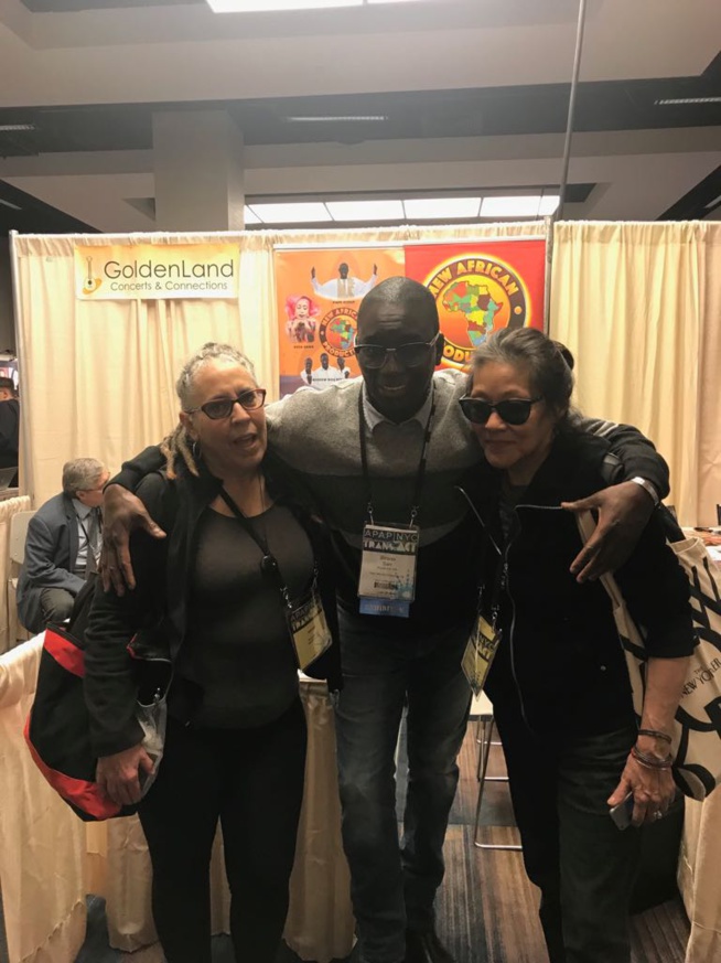 APAP NY 2018: Aida Samb avec le Label New African Production de Birane dans le Hall de Hilton Hotel APAP NY 2018: Aida Samb avec le Label New African Production de Birane dans le Hall de Hilton Hotel