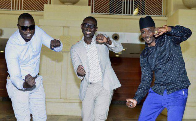 LAGRANDE NUIT DE LA JEUNESSE: Cheikh Sarr ZIK FM et Ousmane Diop au grand theatre avec Pape Diouf le 16 février. REGARDEZ