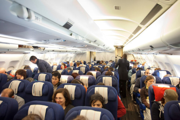 OREILLE BOUCHÉE EN AVION : MÂCHER DU CHEWING-GUM ÇA MARCHE