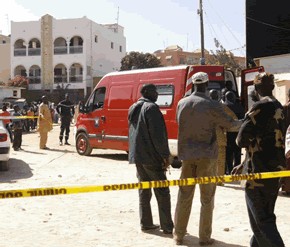 Pour 4 000 F Cfa,Pape Lamine Guèye » coxer »perfore le poumon gauche de Balla Guéye … Pour 4 000 F Cfa,Pape Lamine Guèye » coxer »perfore le poumon gauche de Balla Guéye …