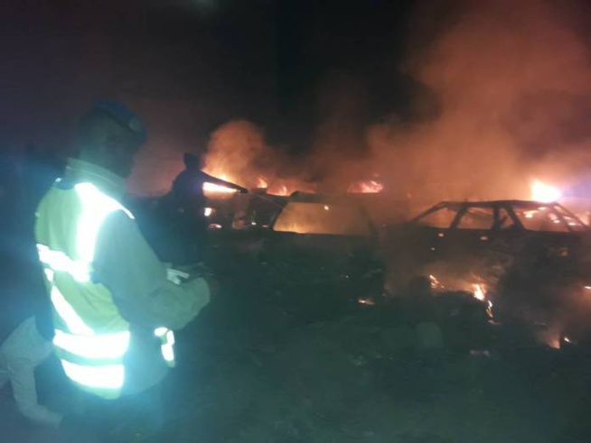 Vidéo: Almadies: l’unique voiture épargnée par l’incendie