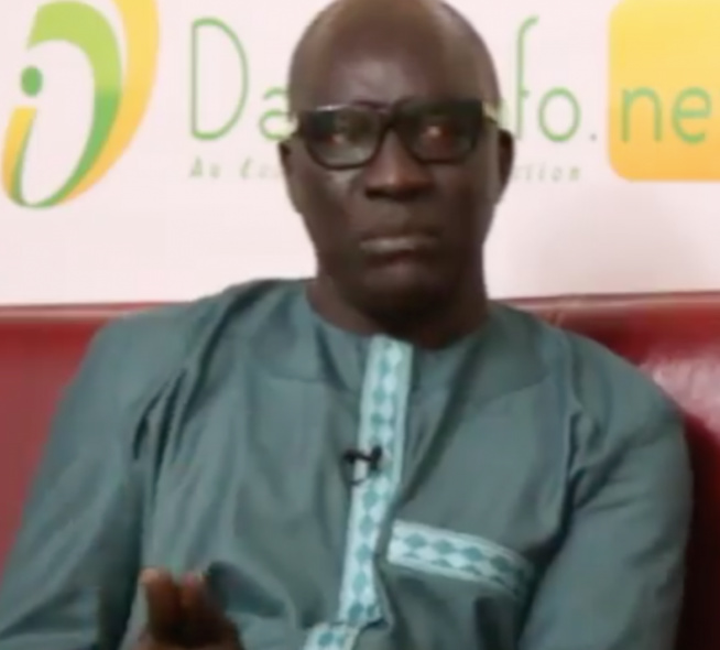 Premier numero de votre émission LES POLITIQUES invité Mr Mapenda FAYE Chef de cabinet Ministre de la Jeunesse Premier numero de votre émission LES POLITIQUES invité Mr Mapenda FAYE Chef de cabinet Ministre de la Jeunesse