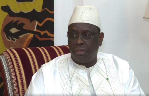 Le Président de la République, Macky Sall, offre 50 millions au … Regardez