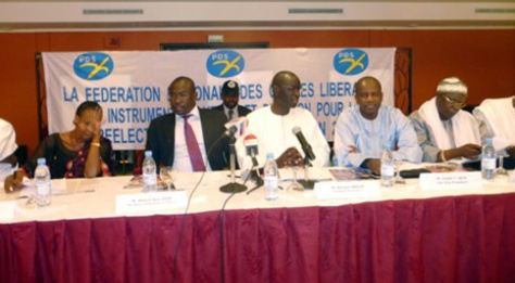 Rencontre houleuse des cadres du Pds: Doudou Wade « sauve » Abdoul Aziz Diop Rencontre houleuse des cadres du Pds: Doudou Wade « sauve » Abdoul Aziz Diop