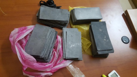 Ziguinchor: Un Bissau-guinéen arrêté avec plus de 30 millions de billets noirs à Mpack (Images) Ziguinchor: Un Bissau-guinéen arrêté avec plus de 30 millions de billets noirs à Mpack (Images)