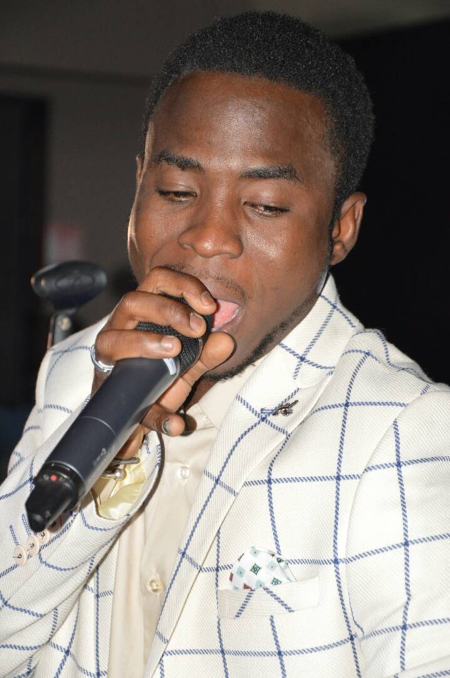 En images de la soirée explosive du nouveau phénomène de la musique Sidy Diop au Saraba. En images de la soirée explosive du nouveau phénomène de la musique Sidy Diop au Saraba.