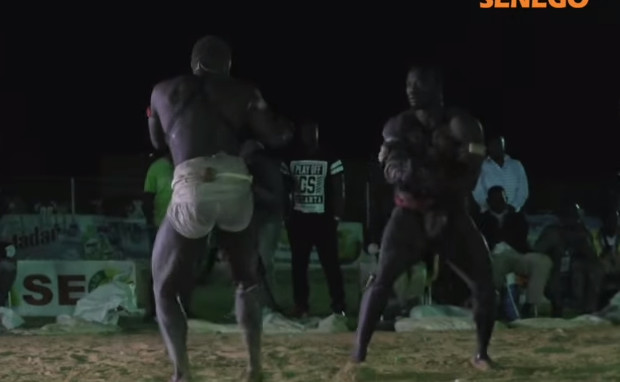 VIDÉO – REGARDEZ LE COMBAT ENTRE NAROU SOGAS ET AMBULANCE DE THIÈS VIDÉO – REGARDEZ LE COMBAT ENTRE NAROU SOGAS ET AMBULANCE DE THIÈS