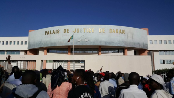 Procès Khalifa Sall: Pas le grand rush des partisans du maire Procès Khalifa Sall: Pas le grand rush des partisans du maire