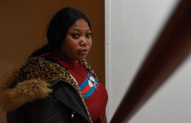 « Une fois à Paris, j’ai découvert qu’il fallait que je me prostitue pour payer mes… « Une fois à Paris, j’ai découvert qu’il fallait que je me prostitue pour payer mes…
