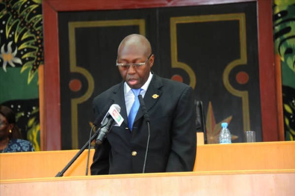Mamadou Lamine Diallo (TEKKI): "40 milliards pour les bourses familiales ou 40 milliards pour les enseignants, qu'est-ce qui est mieux pour le Sénégal ? " Mamadou Lamine Diallo (TEKKI): "40 milliards pour les bourses familiales ou 40 milliards pour les enseignants, qu'est-ce qui est mieux pour le Sénégal ? "