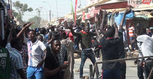 Affaire des contrats: Le collectif des travailleurs du Port de Dakar menacent de tenir… Affaire des contrats: Le collectif des travailleurs du Port de Dakar menacent de tenir…