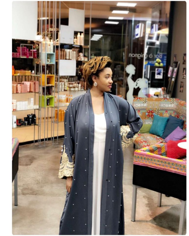 Dede Poulo du Mali,la maitresse d'un artiste chanteur Sénégalais … très classe et stylés en hijab … Dede Poulo du Mali,la maitresse d'un artiste chanteur Sénégalais … très classe et stylés en hijab …