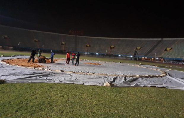 4 PHOTOS – LES DERNIERS RÉGLAGES AU STADE LEOPOLD SÉDAR SENGHOR POUR ACCUEILLIR LE GRAND COMBAT