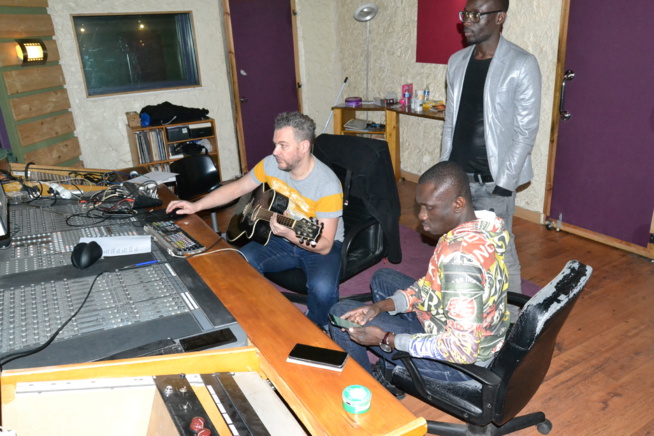 Quelle surprise nous réserve Pape Diou? En studio à Paris avec Alias. Quelle surprise nous réserve Pape Diou? En studio à Paris avec Alias.