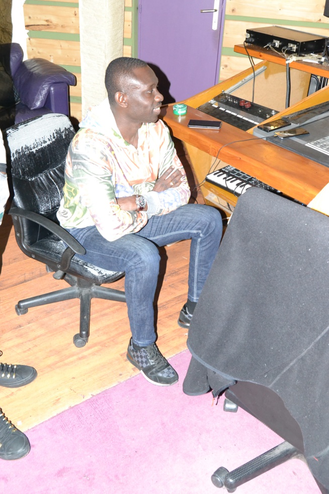 Quelle surprise nous réserve Pape Diou? En studio à Paris avec Alias. Quelle surprise nous réserve Pape Diou? En studio à Paris avec Alias.