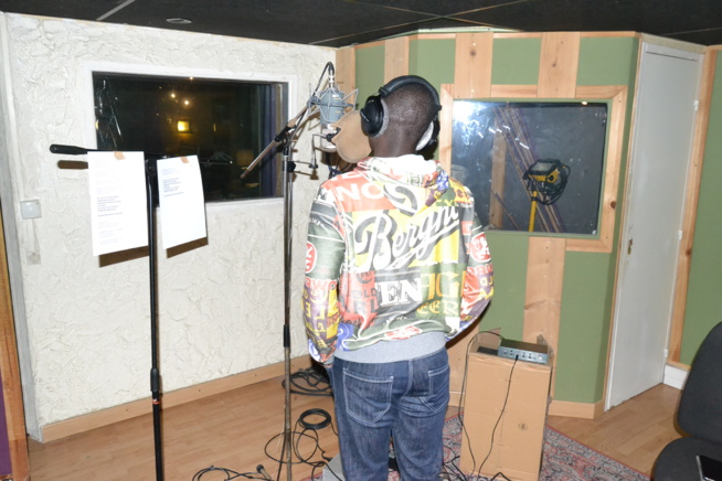 Quelle surprise nous réserve Pape Diou? En studio à Paris avec Alias. Quelle surprise nous réserve Pape Diou? En studio à Paris avec Alias.