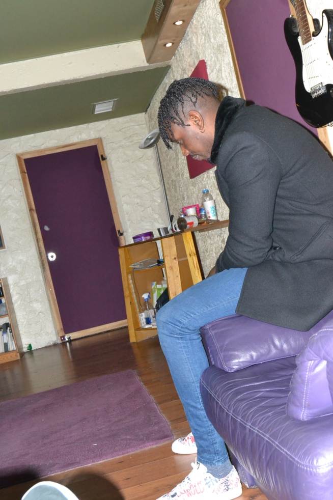 Quelle surprise nous réserve Pape Diou? En studio à Paris avec Alias. Quelle surprise nous réserve Pape Diou? En studio à Paris avec Alias.