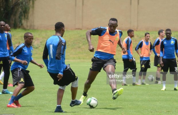 Usain Bolt , après sa retraite athlétisme se converti en joueur professionnel … Usain Bolt , après sa retraite athlétisme se converti en joueur professionnel …