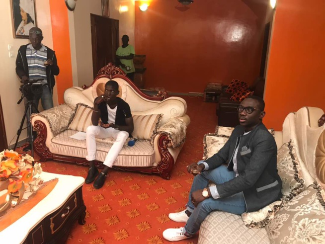 Pape Diouf en mode tournage avec la nouvelle télévision TV7. Bientôt des surprises.