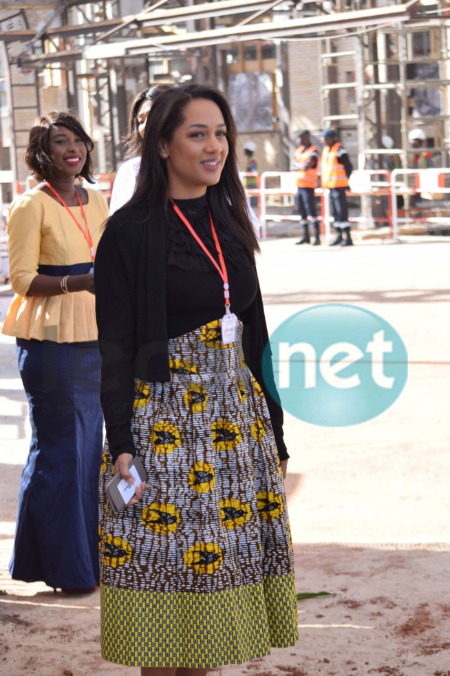 Photos : Cette belle femme a ravi la vedette à Macky Sall et Emmanuel Macron à la maison du TER Photos : Cette belle femme a ravi la vedette à Macky Sall et Emmanuel Macron à la maison du TER