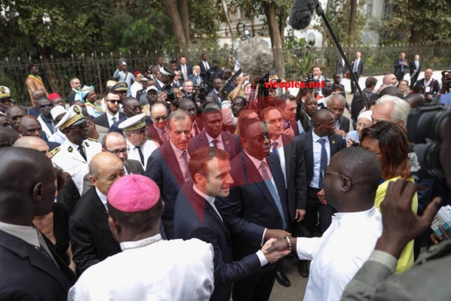 Macky Sall et Emmanuel Macron prennent un bain de foule à Saint-Louis (Photos) Macky Sall et Emmanuel Macron prennent un bain de foule à Saint-Louis (Photos)