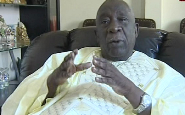 El Hadji Mansour Mbaye, membre des sages du Ps: "Le parti n'a pas vendu son âme" El Hadji Mansour Mbaye, membre des sages du Ps: "Le parti n'a pas vendu son âme"