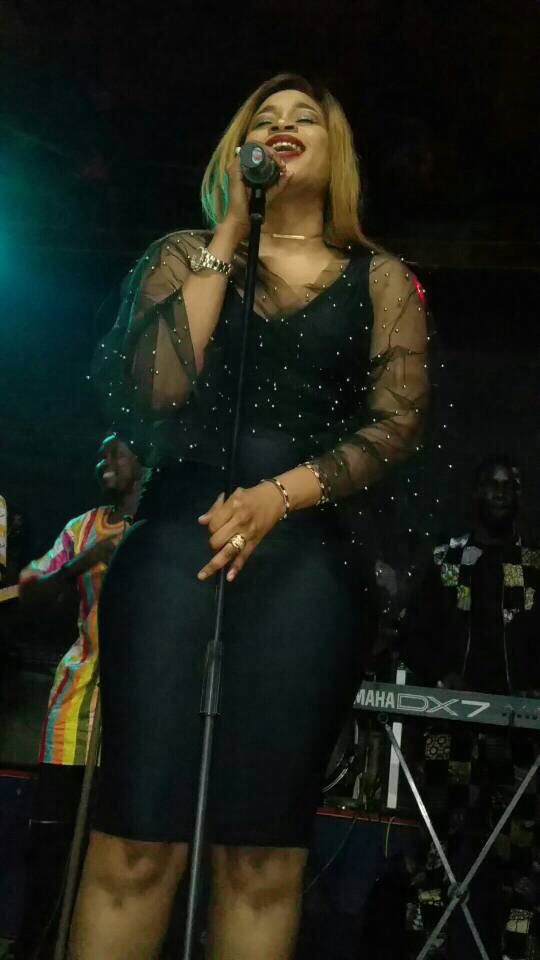 Admirez les dernières photos de Aida Samb dans toutes ses formes au RAVIN NIGHT CLUB. Regardez. Admirez les dernières photos de Aida Samb dans toutes ses formes au RAVIN NIGHT CLUB. Regardez.