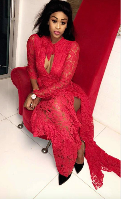 Ndéye Astou Sall est entrain de se faire une mauvaise publicité. Ndéye Astou Sall est entrain de se faire une mauvaise publicité.