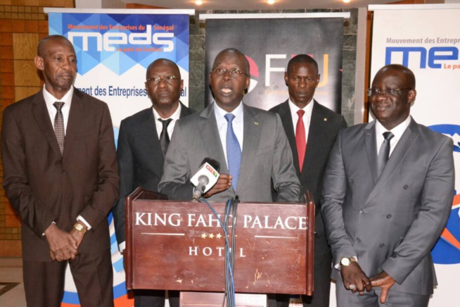 Le MEDS du président Mbagnick Diop au 17 eme éditions du Forum du premier emploi. Le MEDS du président Mbagnick Diop au 17 eme éditions du Forum du premier emploi.