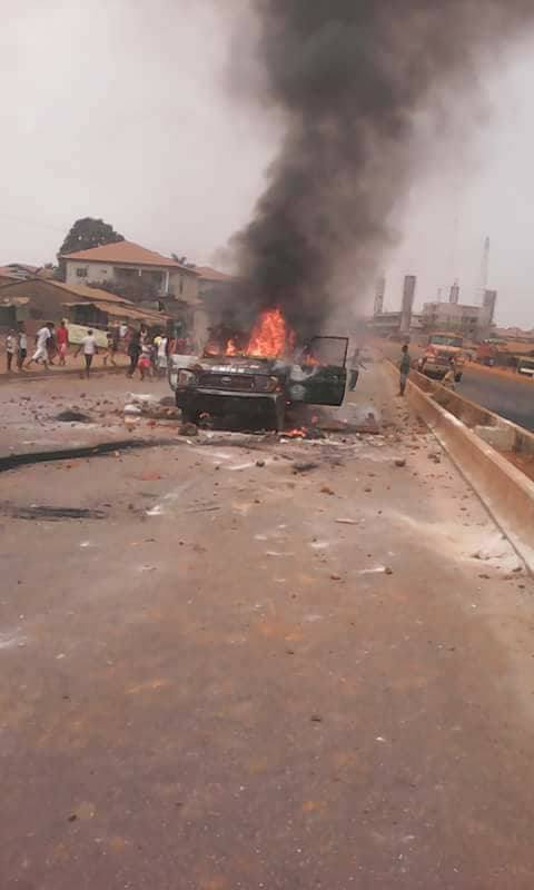 Heurts entre militants de Cellou Dalein et forces de l’ordre : Conakry à feu et à sang ce mercredi (images choquantes) Heurts entre militants de Cellou Dalein et forces de l’ordre : Conakry à feu et à sang ce mercredi (images choquantes)