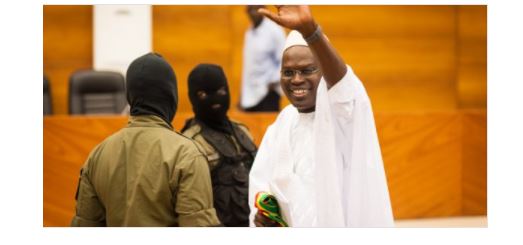 Khalifa Sall : «Avant d’aller en prison, on m’a dit : faites attention, l’Etat est un goulot compresseur, on va t’écraser» Khalifa Sall : «Avant d’aller en prison, on m’a dit : faites attention, l’Etat est un goulot compresseur, on va t’écraser»