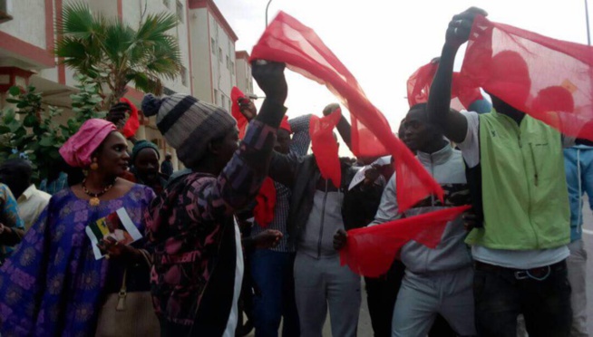 MACKY SALL À NOUAKCHOTT : Les Karimistes arborent des brassards rouges et manifestent