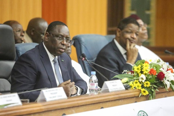 Macky Sall aux parlementaires de la CEDEAO : « Nous ne pouvons pas être complices de la migration clandestine » Macky Sall aux parlementaires de la CEDEAO : « Nous ne pouvons pas être complices de la migration clandestine »