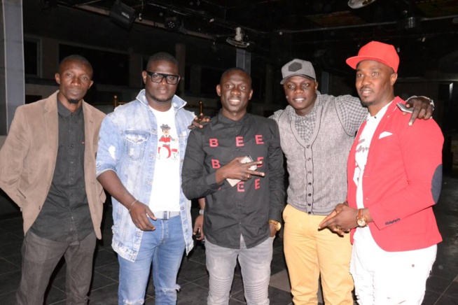 À jour j - 02 Pape Diouf à fond dans ses répétitions pour le grand jour de la nuit de la jeunesse au grand theatre. À jour j - 02 Pape Diouf à fond dans ses répétitions pour le grand jour de la nuit de la jeunesse au grand theatre.