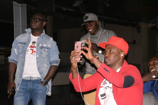 À jour j - 02 Pape Diouf à fond dans ses répétitions pour le grand jour de la nuit de la jeunesse au grand theatre. À jour j - 02 Pape Diouf à fond dans ses répétitions pour le grand jour de la nuit de la jeunesse au grand theatre.