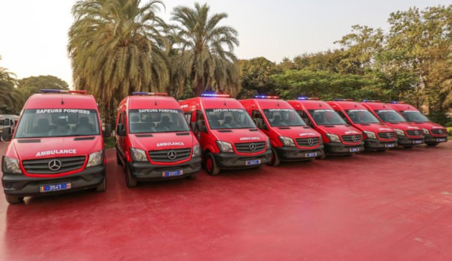 Macky Sall réceptionne dans son Palais des véhicules pour la Police et les Sapeurs-pompiers
