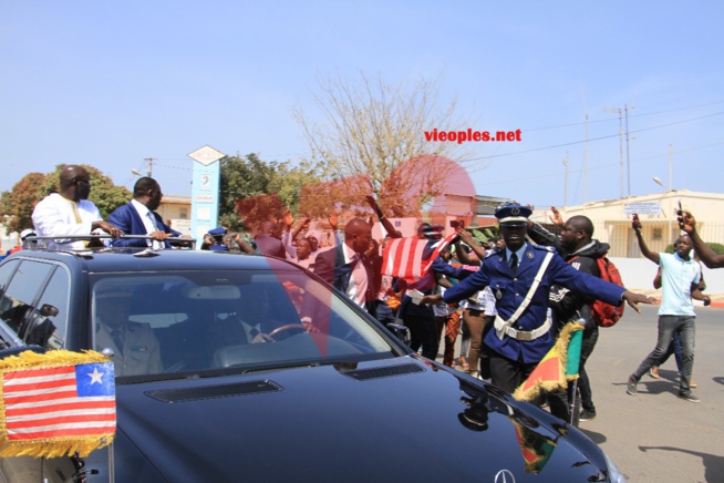 Les images de l'arrivé du nouveau Président Libérien George Whea avec le Président Macky Sall à Dakar.